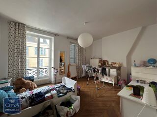  Appartement à louer 5 pièces 109 m²