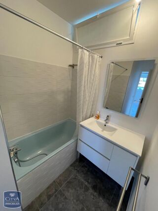  Appartement à louer 2 pièces 45 m²