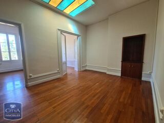  Appartement à louer 3 pièces 97 m²