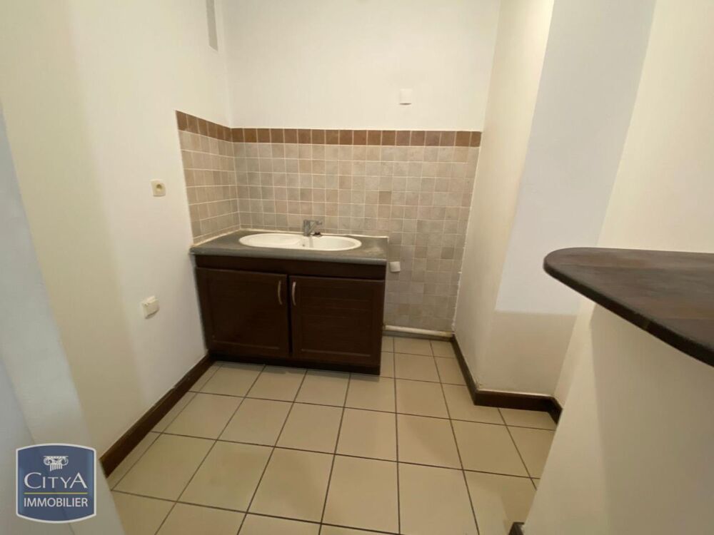 location Appartement - 1 pièce(s) - 32 m² La Possession (97419)