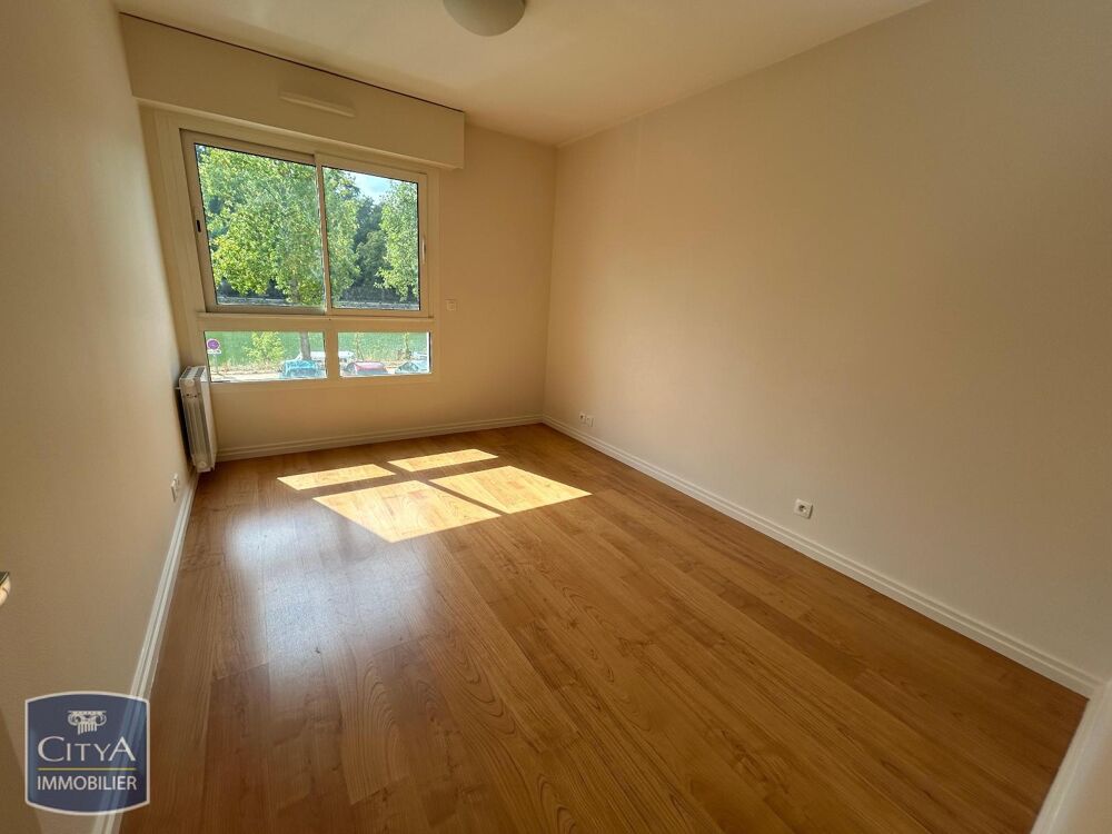 À LOUER : APPARTEMENT T2 DE 46M²- VUE SUR LA MAYENNE. Si....