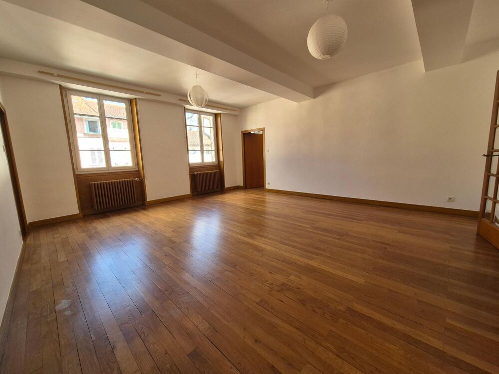 location Appartement - 4 pièce(s) - 165 m² Pont-de-Vaux (01190)