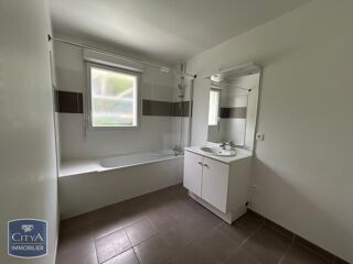  Appartement à louer 3 pièces 65 m²