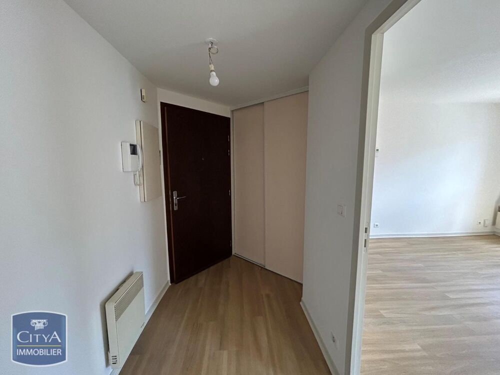 À LOUER : Appartement T1 situé en plein coeur de Châteaur....