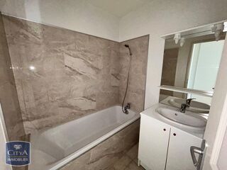  Appartement à louer 3 pièces 57 m²