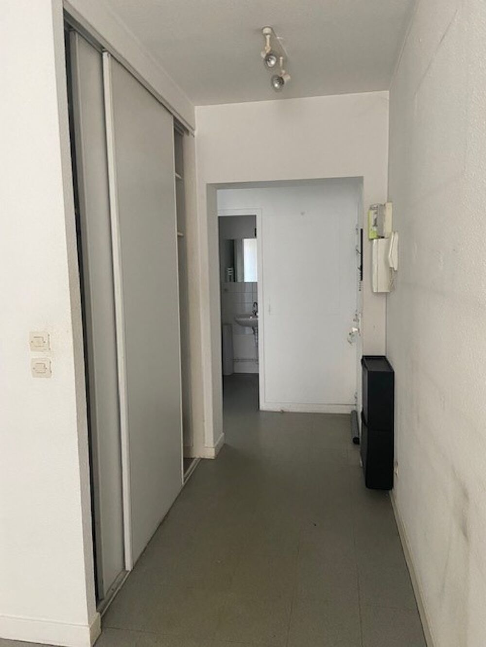 T2 prox Jean Jaurès - appartement offrant un séjour avec....