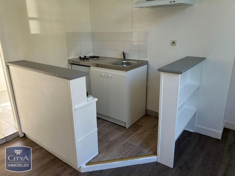 A LOUER Superbe appartement rénové de type T2 situé à Di....