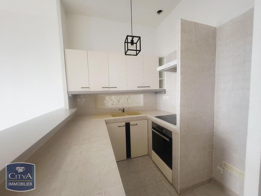 Centre Ville - À LOUER : Appartement ancien T2 situé au ....
