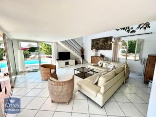  Villa à louer 6 pièces 181 m²