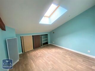  Appartement à louer 6 pièces 100 m²