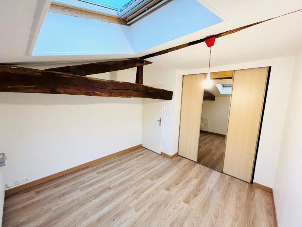 Appartement T3 situé Rue Saint Nizier, centre-ville de M....