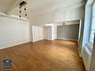  Appartement à louer 4 pièces 97 m²