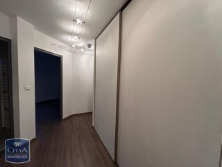  Appartement à louer 3 pièces 73 m²