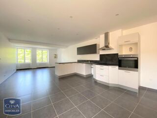  Appartement à louer 5 pièces 104 m²
