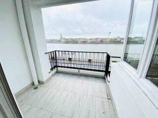  Appartement à louer 3 pièces 105 m²