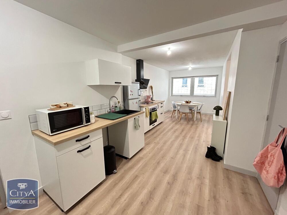À LOUER : Appartement rénové T3 situé au coeur de la vill....