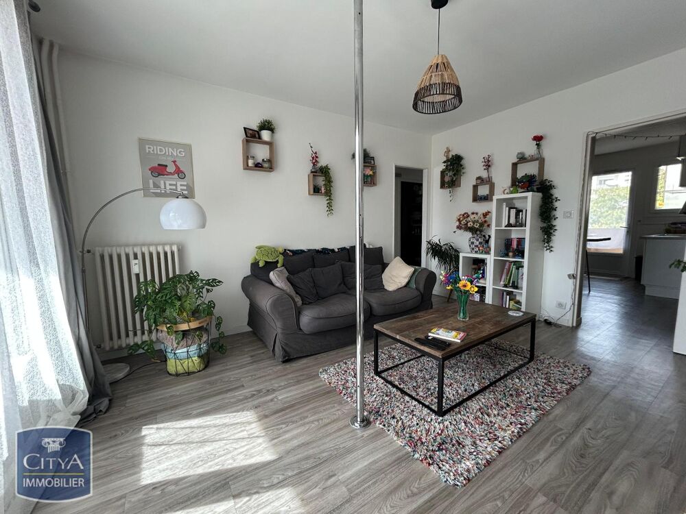 EXCLUSIVITE T4 MEUBLE AVEC BALCON- SECTEUR MAIRIE A loue....