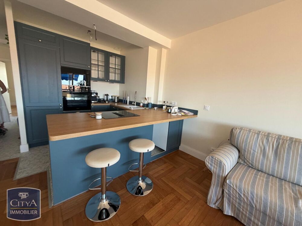 Centre Ville - À LOUER : Appartement rénové T2 situé au ....