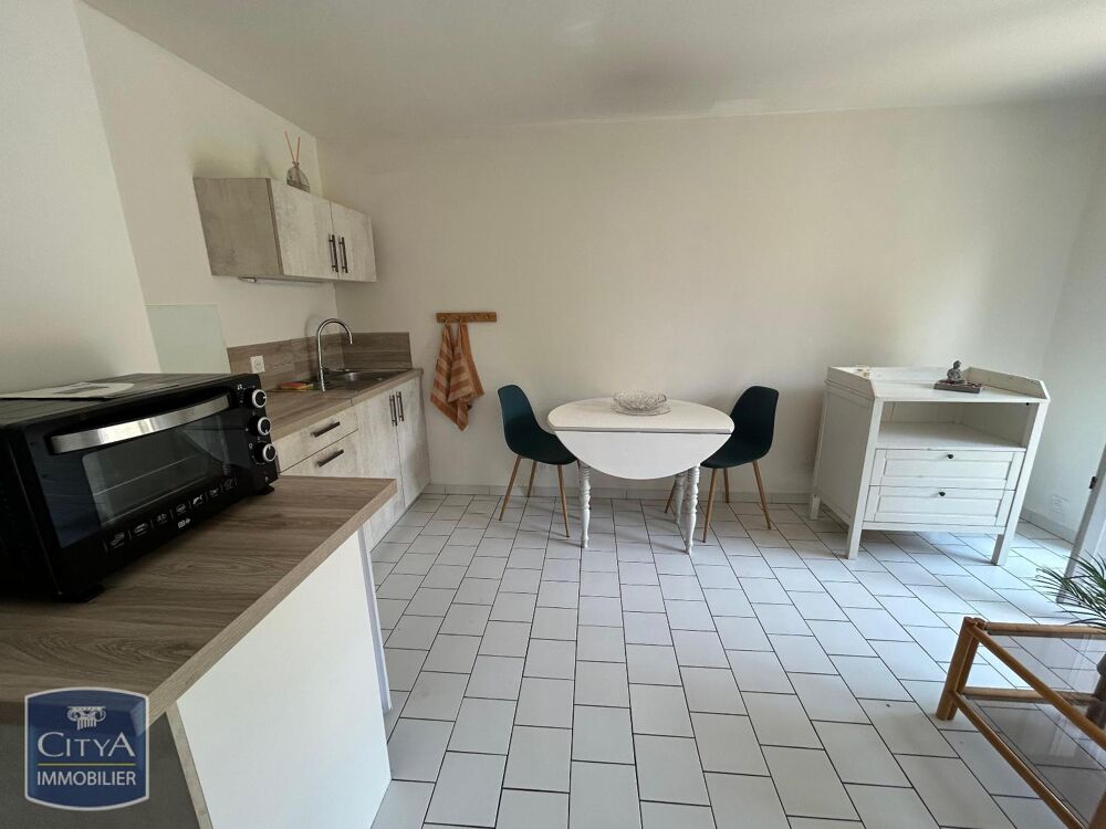 À LOUER : Appartement T1 meublé situé à TARBES, en rez-d....