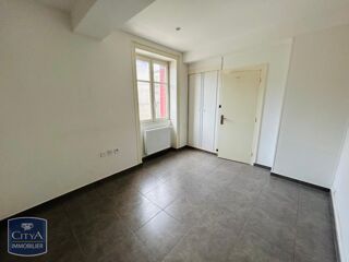  Appartement à louer 3 pièces 75 m²