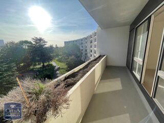  Appartement à louer 4 pièces 87 m²