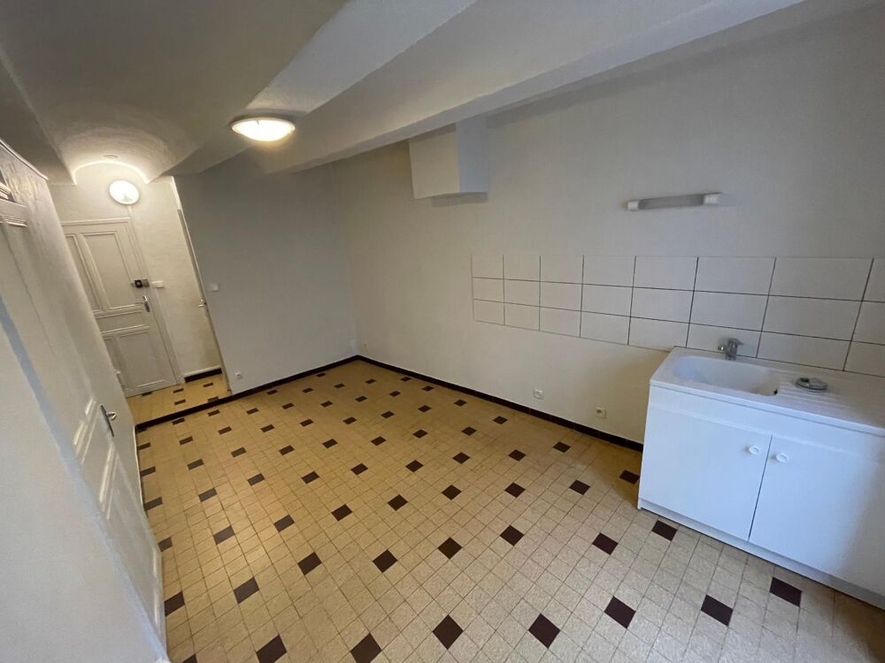 AUBENAS centre ville : Appartement T2 de 27 m² comprenan....