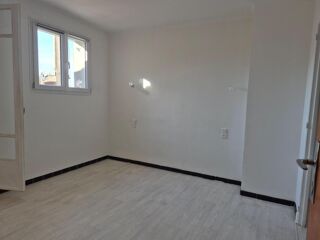  Appartement à louer 5 pièces 105 m²