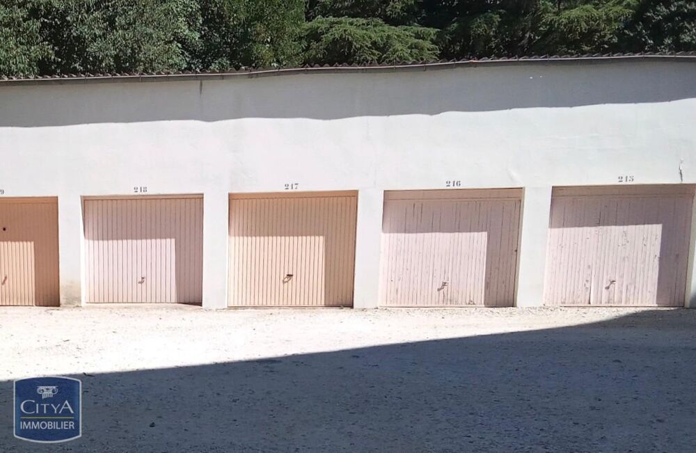 location Parking / Garage Nîmes (30000)