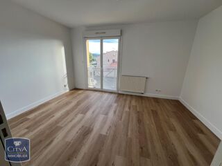  Appartement à louer 3 pièces 69 m²