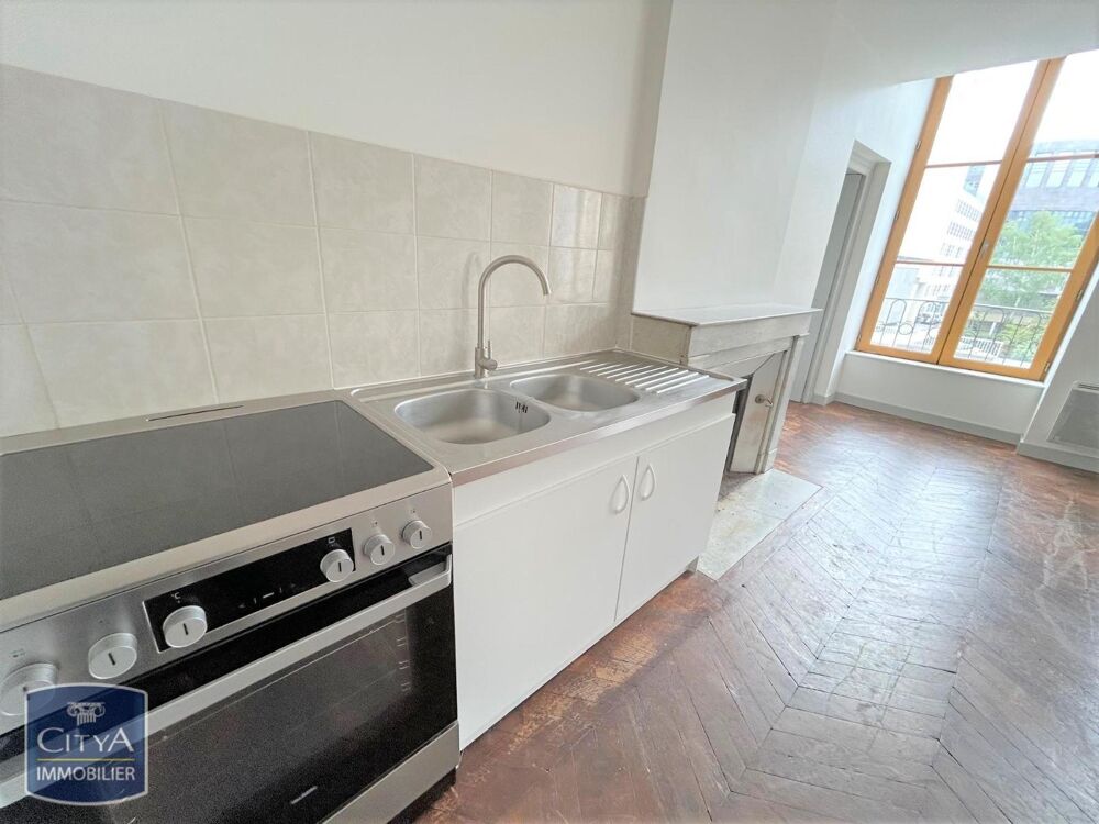 À LOUER Bel appartement de type T3, situé à Clermont-Fer....