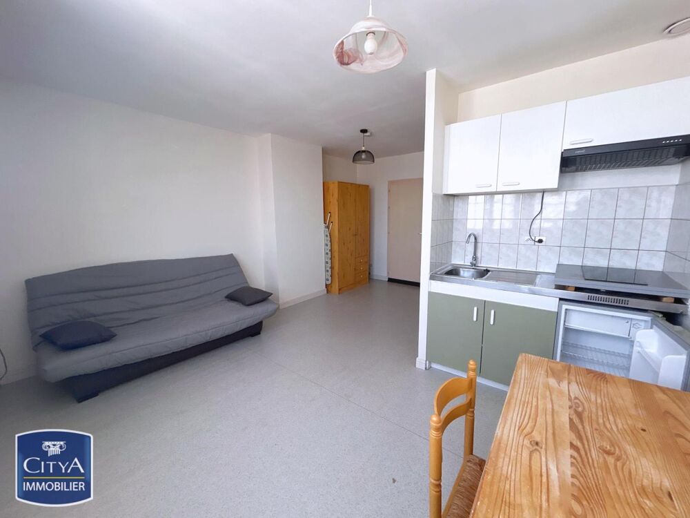 À LOUER : Studio semi-meublé de 21,65m² en centre-ville ....