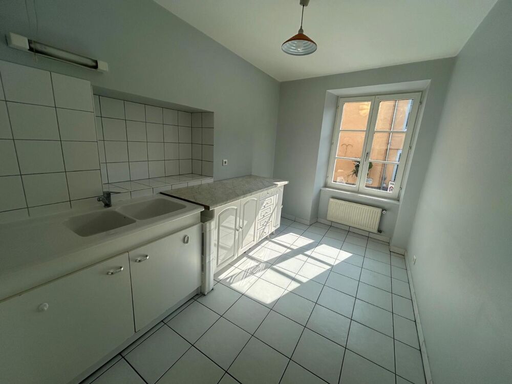 À louer : Appartement T3 situé à Montbéliard, dans le dé....