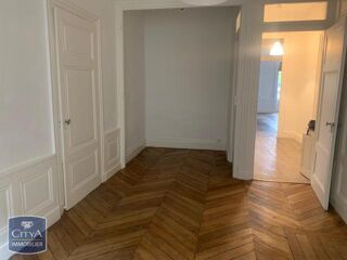  Appartement à louer 3 pièces 104 m²