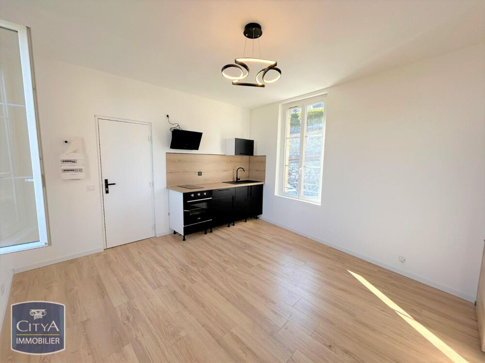 À LOUER : Découvrez cet appartement rénové intégralement....