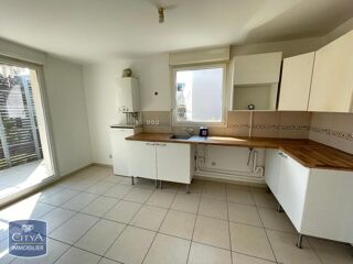  Appartement à louer 4 pièces 82 m²