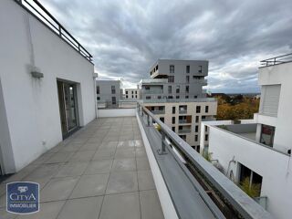  Appartement à louer 4 pièces 90 m²