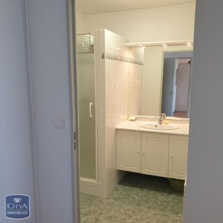  Appartement à louer 3 pièces 84 m²