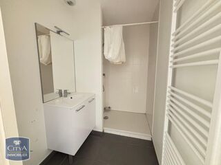  Appartement à louer 3 pièces 56 m²