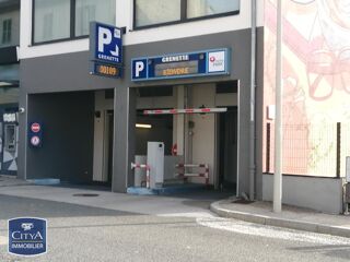  Parking / Garage à louer 