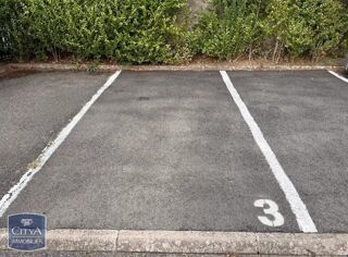  Parking / Garage à louer 