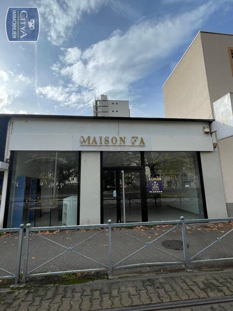 &Agrave; LOUER : Local professionnel situ&eacute; &agrave; Fontaine. Loyer... 1435 38600 Fontaine