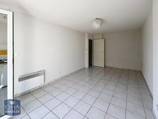  Appartement à louer 1 pièce 28 m²