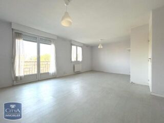  Appartement à louer 3 pièces 84 m²