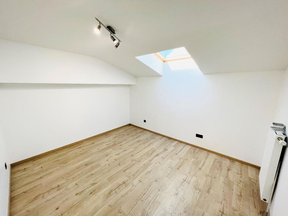 location Appartement - 4 pièce(s) - 95 m² Saint-Laurent-sur-Saône (01750)