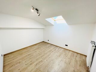  Appartement à louer 4 pièces 95 m²