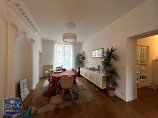  Appartement à louer 5 pièces 109 m²