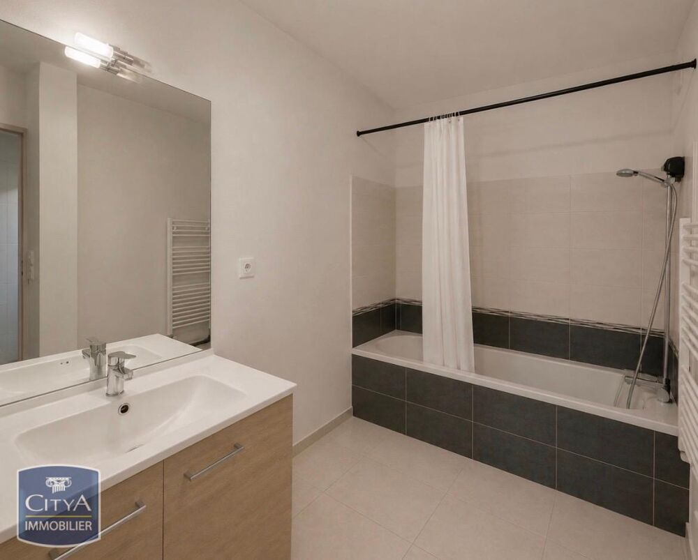 location Appartement - 4 pièce(s) - 84 m² Lyon 9