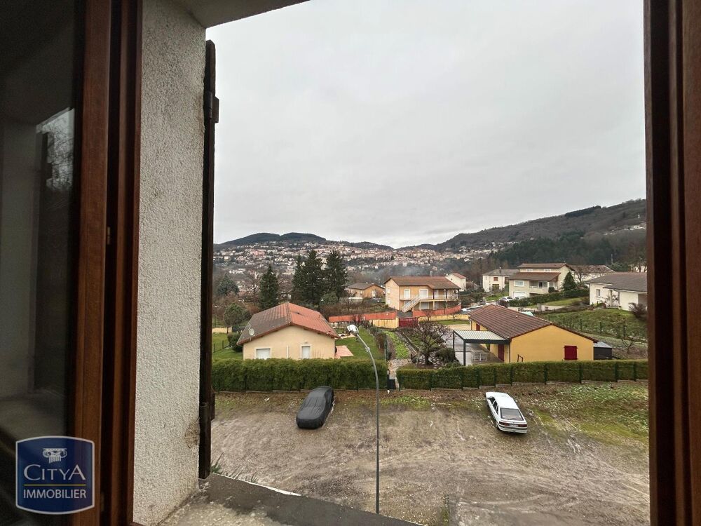 À LOUER : Appartement T1 moderne à Thiers, situé dans un....