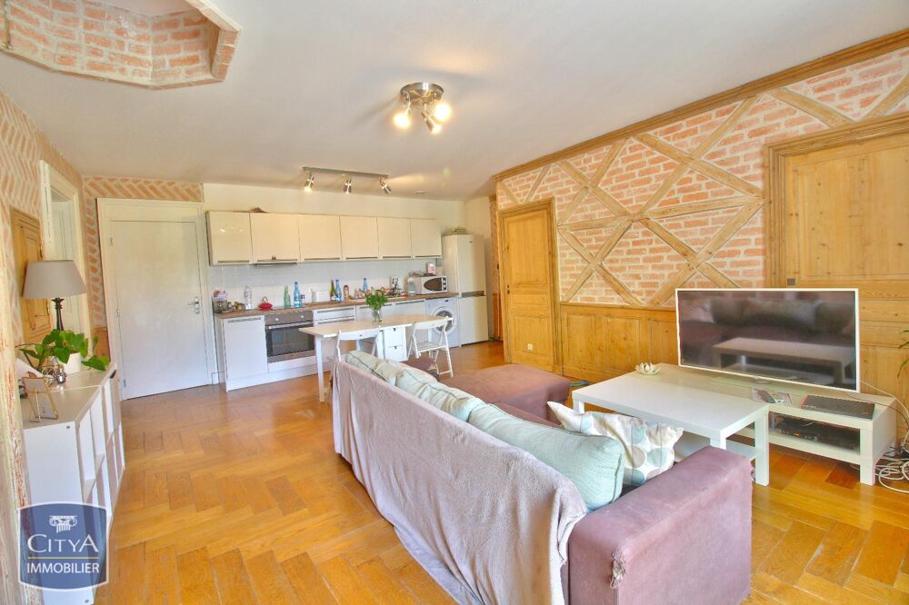 EXCLUSIVITÉ - GRAND APPARTEMENT 4 PIÈCES À louer : à ST ....