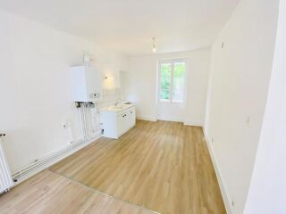  Appartement à louer 3 pièces 85 m²